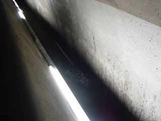 Broken fluorescent light at Rosslyn