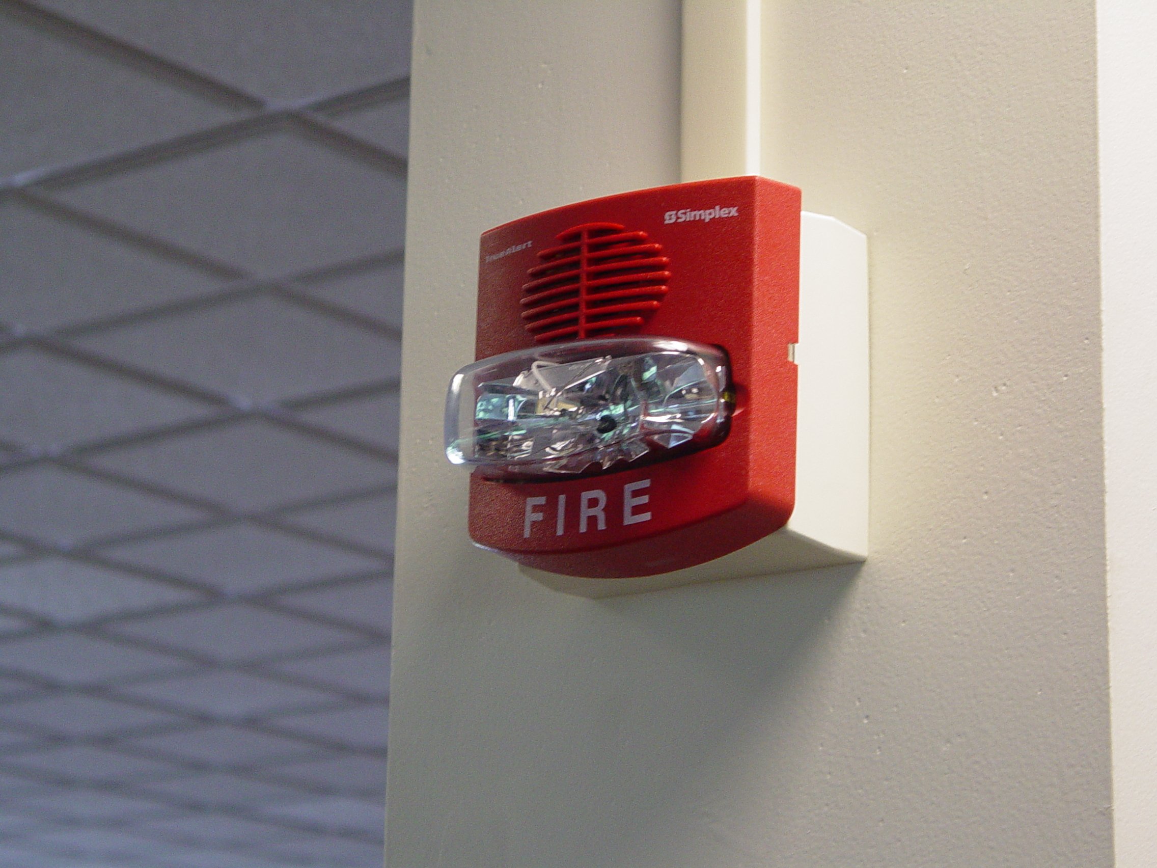 Первая электрическая пожарная сигнализация. Simplex пожарная сигнализация. Пожарная сигнализация Аларм. Simplex Fire Alarm. Simplex пожарный датчик.