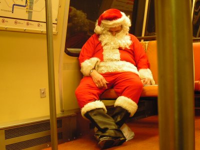 Santa Claus rides Metro (photo by Tristan Cunningham)