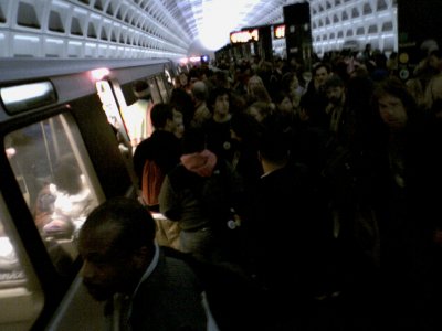 The crowd on the Metro after J27