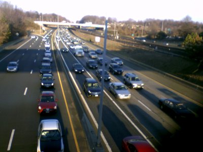 Traffic on I-66 at Nutley Street