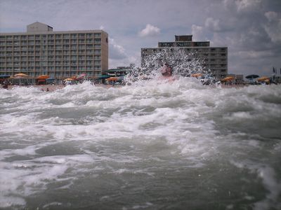 Someone else gets a faceful of wave. Glad I'm not the only one...