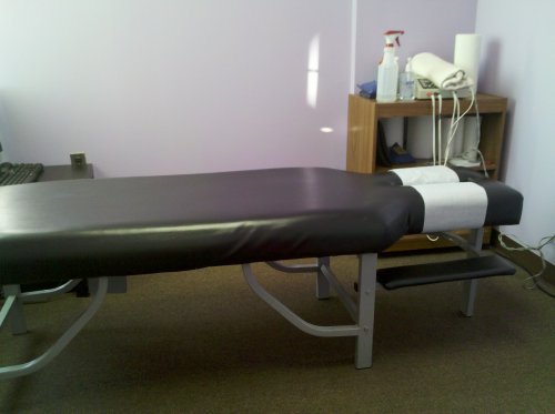 First visit with a #chiropractor: http://twitpic.com/3iua0g A little #nervous, to be honest.