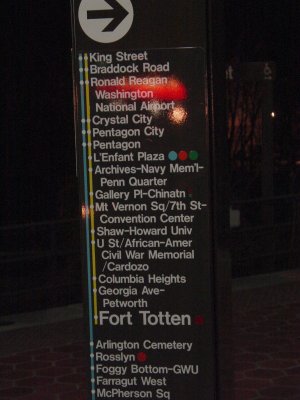 Then-newly installed signage at King Street showing Mt. Vernon Square as a regular through station and the terminal as Fort Totten. No green and yellow dots on Mt. Vernon Square.