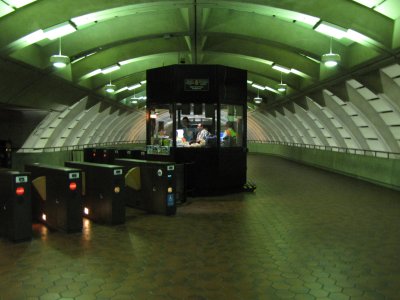 Glenmont kiosk on the way in, photographed from the elevator.