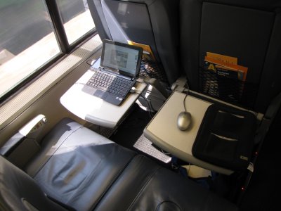 Yes, I had the whole row to myself on the northbound trip. I sat in the window seat, and then I moused on the other seat's tray. This is also why I'm so glad I bought my netbook. Look how well it fits on that little tray!