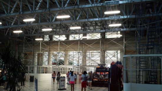 Lights under the scaffolding around the statues on the west side of the Main Hall.