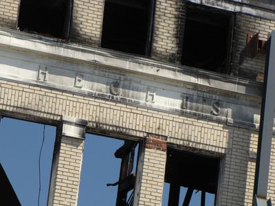 "HECHT'S" lettering on the building