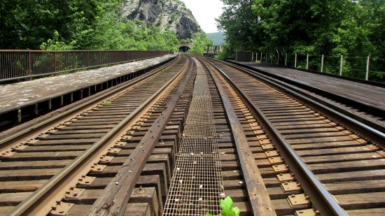 View towards the tunnel from between the center of the tracks.