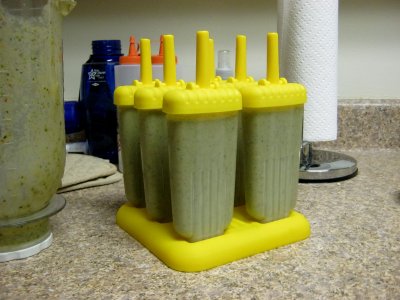 My kale concoction, in the popsicle molds