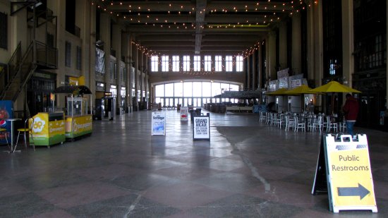 Arcade at Convention Hall.  Owing to the fact that this was off-season, Convention Hall was pretty quiet.  I have very few memories of Convention Hall, but I do remember going in one time, and seeing a sign with a yellow background with a message on it with the word "COLD" on it in big letters in the distance.  I don't remember much else about it, but I do remember the word "COLD" on it, and that the sign was big and yellow.  I couldn't figure out where that had been when I went through and investigated.  Does anyone remember this from the mid 1980s?