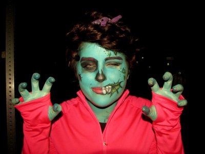 I loved the body paint on this green zombie, how she did her hands and everything.  She made one guilty admission: she didn't do the back of her neck, and therefore had to hide it with her hair and the top of her hoodie.