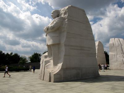 The MLK Memorial again, viewed from the side.