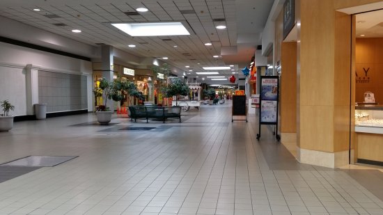 Staunton Mall, from center court facing south towards JCPenney, January 2014