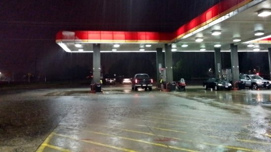 Rain at the Sheetz in Haymarket