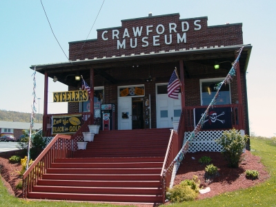 Crawford's Museum,on the south side of US 30 in Breezewood. Still there today, and looks exactly the same.