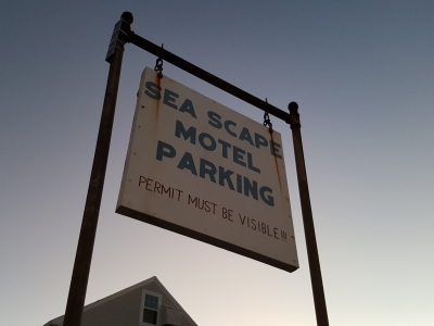 I don't know about you, but this sign struck me as tacky. I get the need for lodging facilities to preserve their parking lots' spaces for their guests, but the "PERMIT MUST BE VISIBLE!!!" (with three exclamation marks) part just rubs me the wrong way. This could have been done far more tastefully.