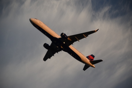 N302DN, an Airbus A321-211 operated by Delta Airlines.