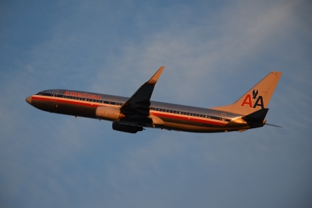 N932AN, a Boeing 737-823, was the big surprise of the day. After seeing so many airplanes painted in the new American Airlines livery, Elyse and I were quite surprised to find this plane still sporting the older livery, where the aircraft is mostly unpainted.