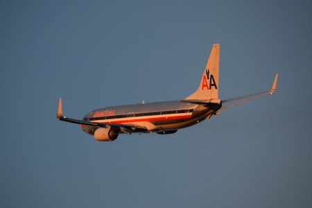 N932AN, a Boeing 737-823, was the big surprise of the day. After seeing so many airplanes painted in the new American Airlines livery, Elyse and I were quite surprised to find this plane still sporting the older livery, where the aircraft is mostly unpainted.