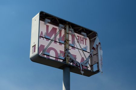 Back side of the sign. Unlike in 2011, when the earlier red sign was destroyed in a windstorm and was subsequently replaced, they are apparently in no hurry to repair the sign again, considering that it's been in this state for several visits at this point, spanning more than a year's time.