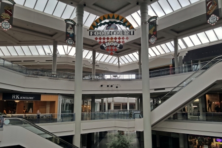 Center court, viewed from the upper shopping level (the same level as the RK Jewelers store visible in the photo).
