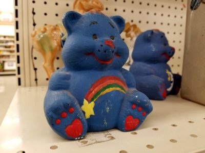 This bear seems like a cross between Cheer Bear and Wish Bear.