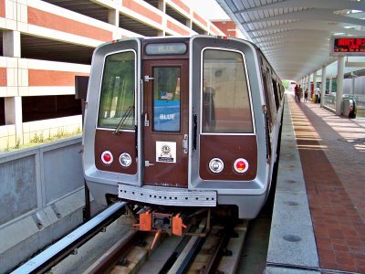 Rohr 1000-Series railcar, photographed at Largo Town Center in 2008