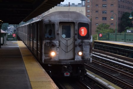 Downtown train at 125th