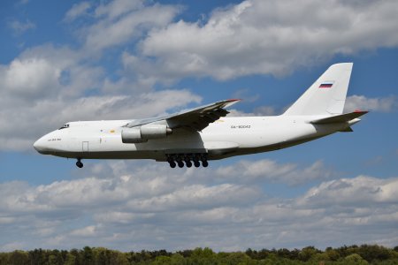 The Antonov An-124 comes in for a landing at BWI, viewed from the Thomas A. Dixon, Jr. Aircraft Observation Area.