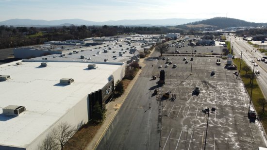 The full mall, viewed from the northwest.