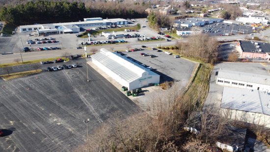 Former Wards Auto Center, now a Dollar Tree.