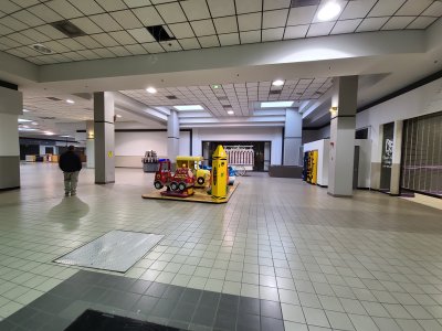 North end of the main corridor, at the former Wards building.  The Belk wing starts to the left.