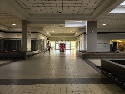 Mall entrance in the Belk wing.