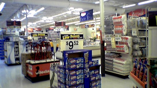 Prior to the remodel, the Walmart in Lexington was a typical 1990s pylon-style Supercenter, with a gray and blue color scheme, and late 1990s signage.