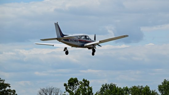 N2927Q, about to land at GAI