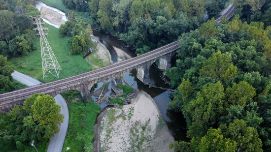 The viaduct itself.