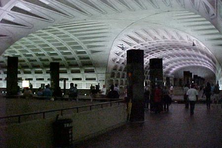 Crossvault at L'Enfant Plaza station.