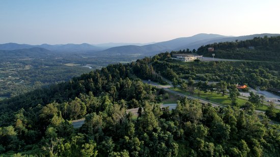 Two drone shots showing The Inn at Afton with the view that it has.  That amazing view is currently just going to waste, occupied by a defunct former Holiday Inn.  So much squandered potential there.