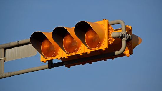 Horizontal traffic signal with trombone mast at the intersection of Pacific Avenue and New Hampshire Avenue.