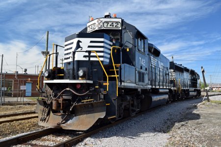 Norfolk Southern 742 and 3057.