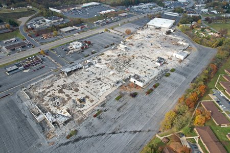 The whole mall, facing northwest.