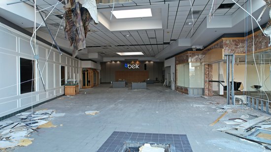 The final bit of mall still remaining, from the Hallmark store to Belk.