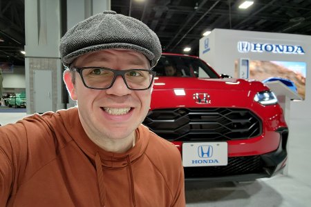 Selfie with the HR-V on the show floor.