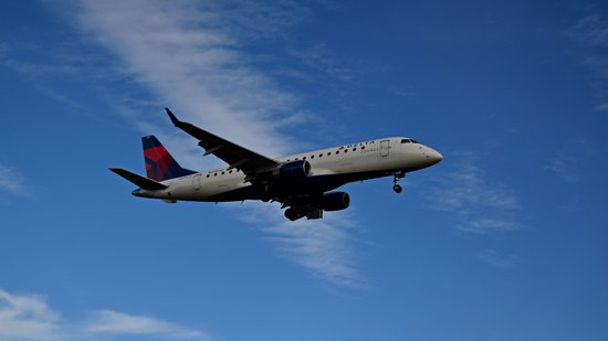 N239JQ arriving at DCA