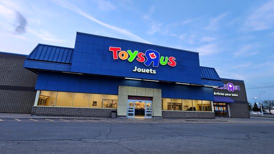 Visiting a Toys "R" Us location for the first time in nearly five years.  While Toys "R" Us went extinct in the US in 2018, Toys "R" Us continues to be alive and well in Canada, as that division was sold off when the US company went under.