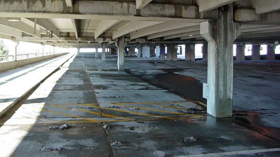 Got some shots of the third level of the north garage at Vienna.  This parking spot was unusual for me, because I usually tended to park on the topmost (fourth) level at Vienna.  I parked lower on this particular day because of the snow.