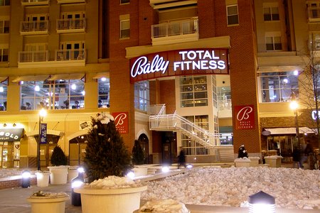 Bally Total Fitness.  This later became LA Fitness along with all of the other Bally locations in the area.