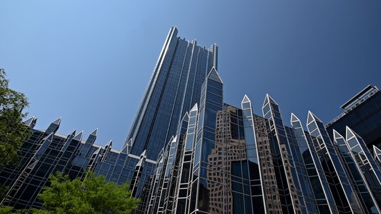 We also went through Market Square, which is adjacent to PPG Place.  Prior to this visit, I had only seen it from a distance.  I knew it had a castle-like appearance, but I never knew how much of a postmodern castle it actually was, with turrets and everything.  This merits further investigation on a future visit.