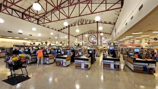 This was a very unorthodox Harris Teeter, with a different appearance than most, and an unusual layout.
